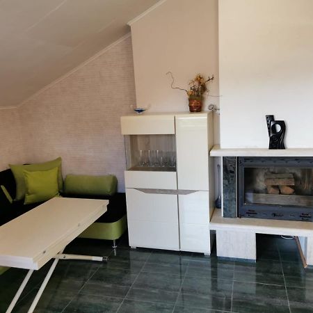 Lucy Apartament Apartamento Burgas Exterior foto