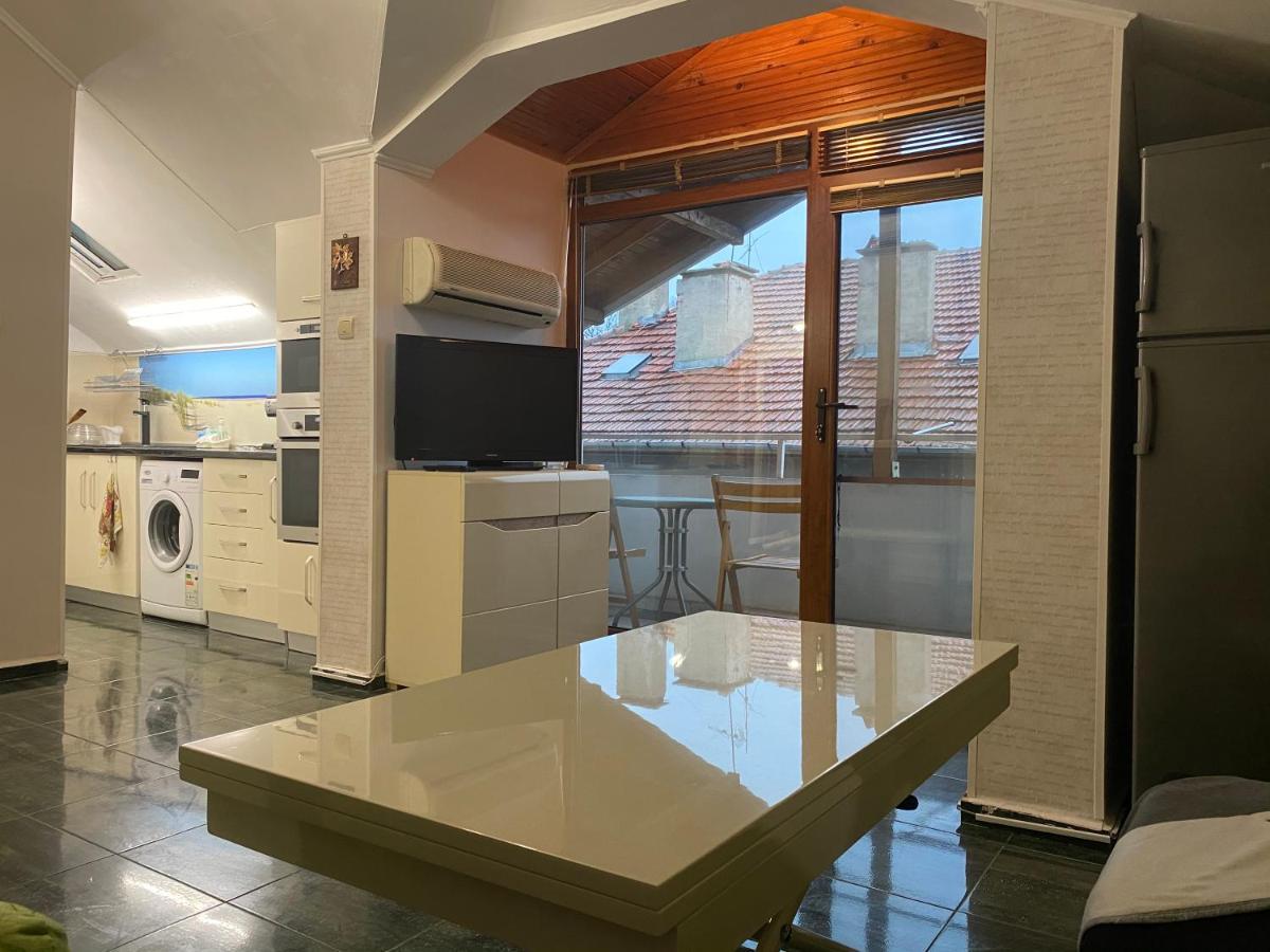 Lucy Apartament Apartamento Burgas Exterior foto